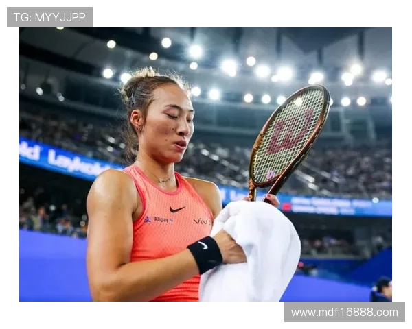 萨巴伦卡失冠痛哭郑钦文承压